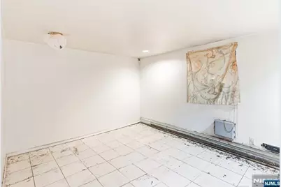 161 Seaview Avenue, Jersey City, NJ 07305 - Photo 23
