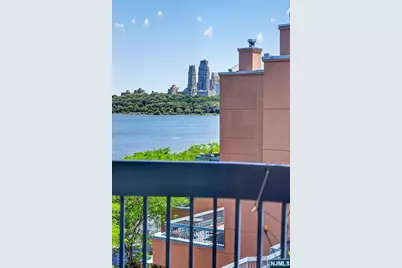 502 Livingston Court N502 #N502, Edgewater, NJ 07020 - Photo 15