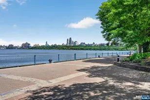 502 Livingston Ct N502, Edgewater, NJ 07020 - Photo 25