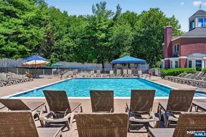502 Livingston Court N502 #N502, Edgewater, NJ 07020 - Photo 3