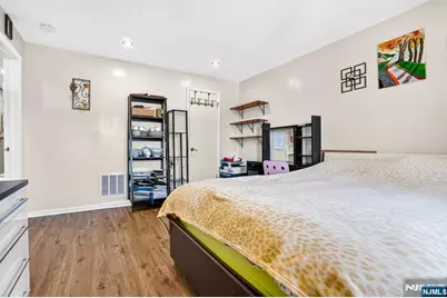 502 Livingston Court N502 #N502, Edgewater, NJ 07020 - Photo 13
