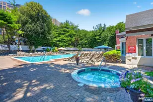 502 Livingston Ct N502, Edgewater, NJ 07020 - Photo 5