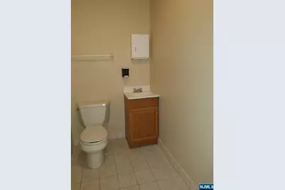 155 N Washington Avenue B-2nd. Fl. #B-2ND. FL., Bergenfield, NJ 07621 - Photo 7