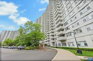 2000 Linwood 14 0, Fort Lee, NJ 07024 - Photo 43