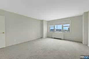 2000 Linwood 14 0, Fort Lee, NJ 07024 - Photo 29