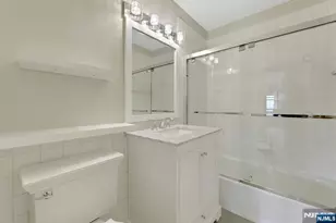 2000 Linwood 14 0, Fort Lee, NJ 07024 - Photo 25