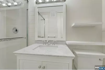2000 Linwood 14 0 #14 0, Fort Lee, NJ 07024 - Photo 35
