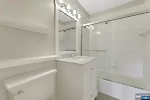 2000 Linwood 14 0, Fort Lee, NJ 07024 - Photo 27