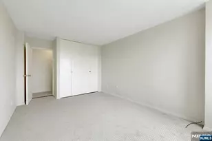 2000 Linwood 14 0, Fort Lee, NJ 07024 - Photo 23