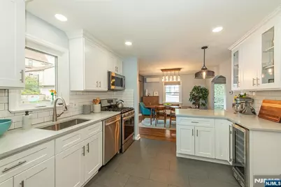 384 Essex Avenue, Bloomfield, NJ 07003 - Photo 17