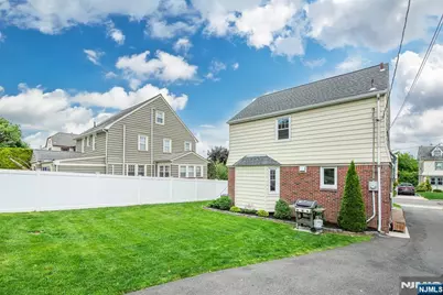 384 Essex Avenue, Bloomfield, NJ 07003 - Photo 33