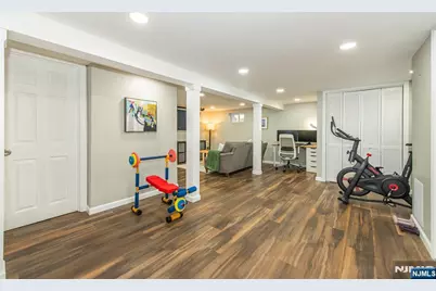 384 Essex Avenue, Bloomfield, NJ 07003 - Photo 27
