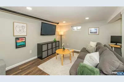 384 Essex Avenue, Bloomfield, NJ 07003 - Photo 29