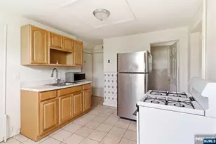 11 Sunset Ave, Newark, NJ 07106 - Photo 5