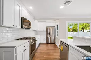 456 Collins Ave, Hasbrouck Heights, NJ 07604 - Photo 15
