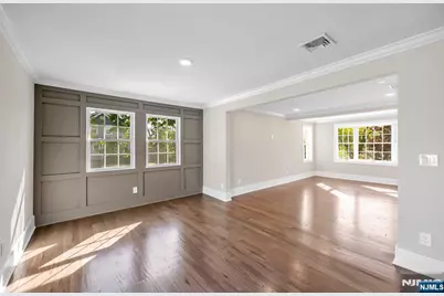 456 Collins Avenue, Hasbrouck Heights, NJ 07604 - Photo 11