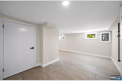 456 Collins Avenue, Hasbrouck Heights, NJ 07604 - Photo 31
