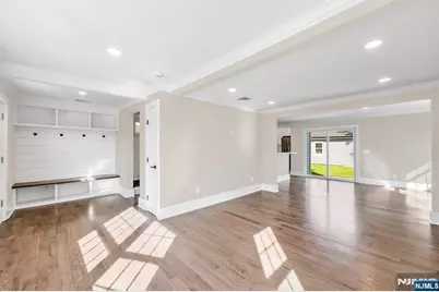456 Collins Avenue, Hasbrouck Heights, NJ 07604 - Photo 5