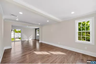 456 Collins Avenue, Hasbrouck Heights, NJ 07604 - Photo 7