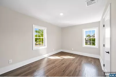 456 Collins Avenue, Hasbrouck Heights, NJ 07604 - Photo 23