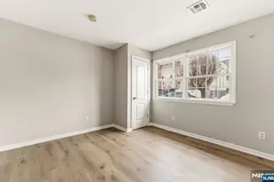 18 Kinney St, Newark, NJ 07102 - Photo 9