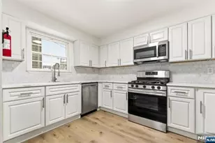 18 Kinney St, Newark, NJ 07102 - Photo 3