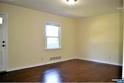 495 Mount Prospect Avenue, Clifton, NJ 07012 - Photo 3