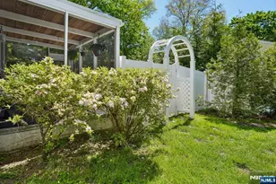 21 Howard Pl, Waldwick, NJ 07463 - Photo 17