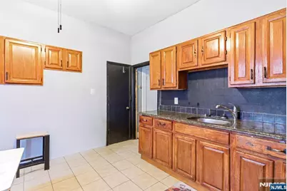 307 Old Bergen Road, Jersey City, NJ 07305 - Photo 11