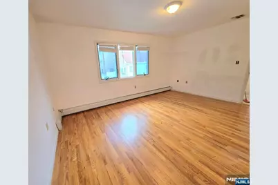 560 Studio Road 2nd Floor #2nd floor, Ridgefield, NJ 07657 - Photo 7