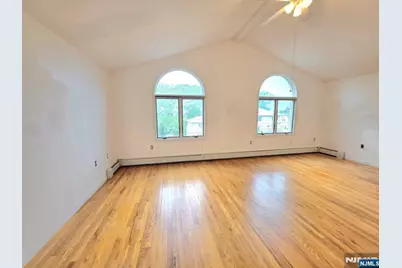 560 Studio Road 2nd Floor #2nd floor, Ridgefield, NJ 07657 - Photo 3