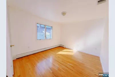 560 Studio Road 2nd Floor #2nd floor, Ridgefield, NJ 07657 - Photo 13