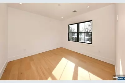 212 Monroe Avenue, River Edge, NJ 07661 - Photo 27
