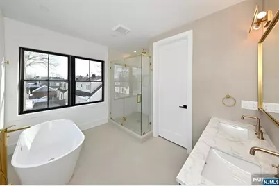 212 Monroe Avenue, River Edge, NJ 07661 - Photo 23