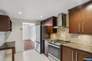 1077 River Road 1013, Edgewater, NJ 07020 - Photo 11