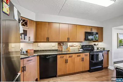 1077 River Road 303 #303, Edgewater, NJ 07020 - Photo 9