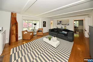 421 Hawthorne Pl, Ridgewood, NJ 07450 - Photo 3