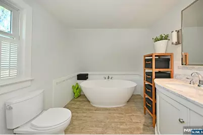 421 Hawthorne Place, Ridgewood, NJ 07450 - Photo 17