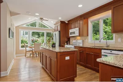 14 Bancroft Place, Fair Lawn, NJ 07410 - Photo 9