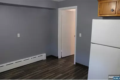 208 Bergen Boulevard 3 #3, Fairview, NJ 07022 - Photo 5