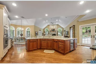 68 Brams Hill Drive, Mahwah, NJ 07430 - Photo 11