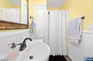 8 Navajo Ave, Parsippany, NJ 07034 - Photo 7