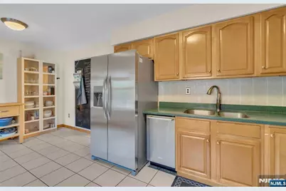 3661 Meadow Lane, North Bergen, NJ 07047 - Photo 21