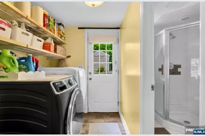 105 Bergen Avenue, Waldwick, NJ 07463 - Photo 21