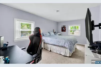 105 Bergen Avenue, Waldwick, NJ 07463 - Photo 27