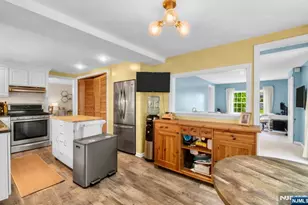 105 Bergen Ave, Waldwick, NJ 07463 - Photo 17