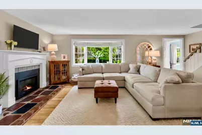 105 Bergen Avenue, Waldwick, NJ 07463 - Photo 11