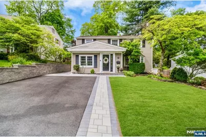 105 Bergen Avenue, Waldwick, NJ 07463 - Photo 3