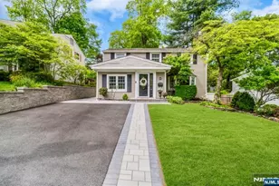 105 Bergen Ave, Waldwick, NJ 07463 - Photo 3