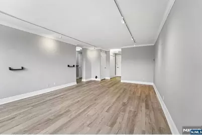 2000 Linwood Avenue 4P #4P, Fort Lee, NJ 07024 - Photo 9